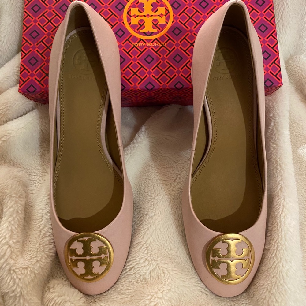 Brand new Tory Burch pumps size 8.5